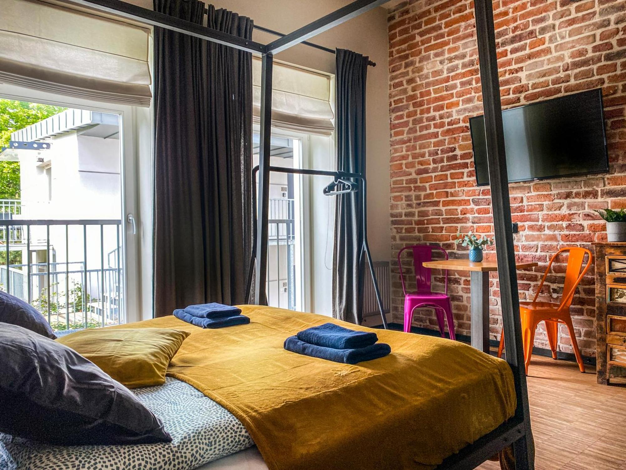 Cozy Apartment With Ac For Couples - Old Town คราคูฟ ภายนอก รูปภาพ