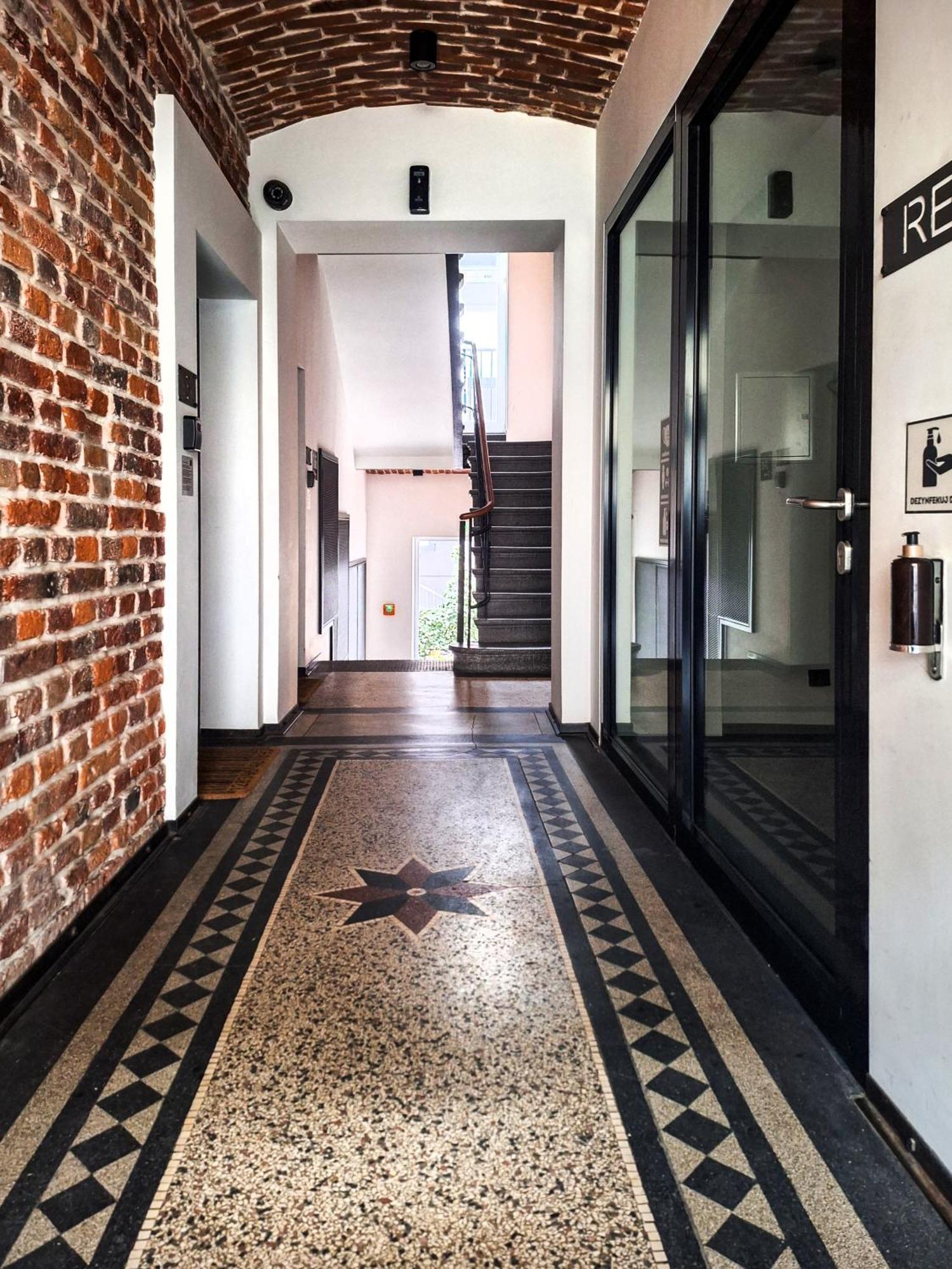 Cozy Apartment With Ac For Couples - Old Town คราคูฟ ภายนอก รูปภาพ