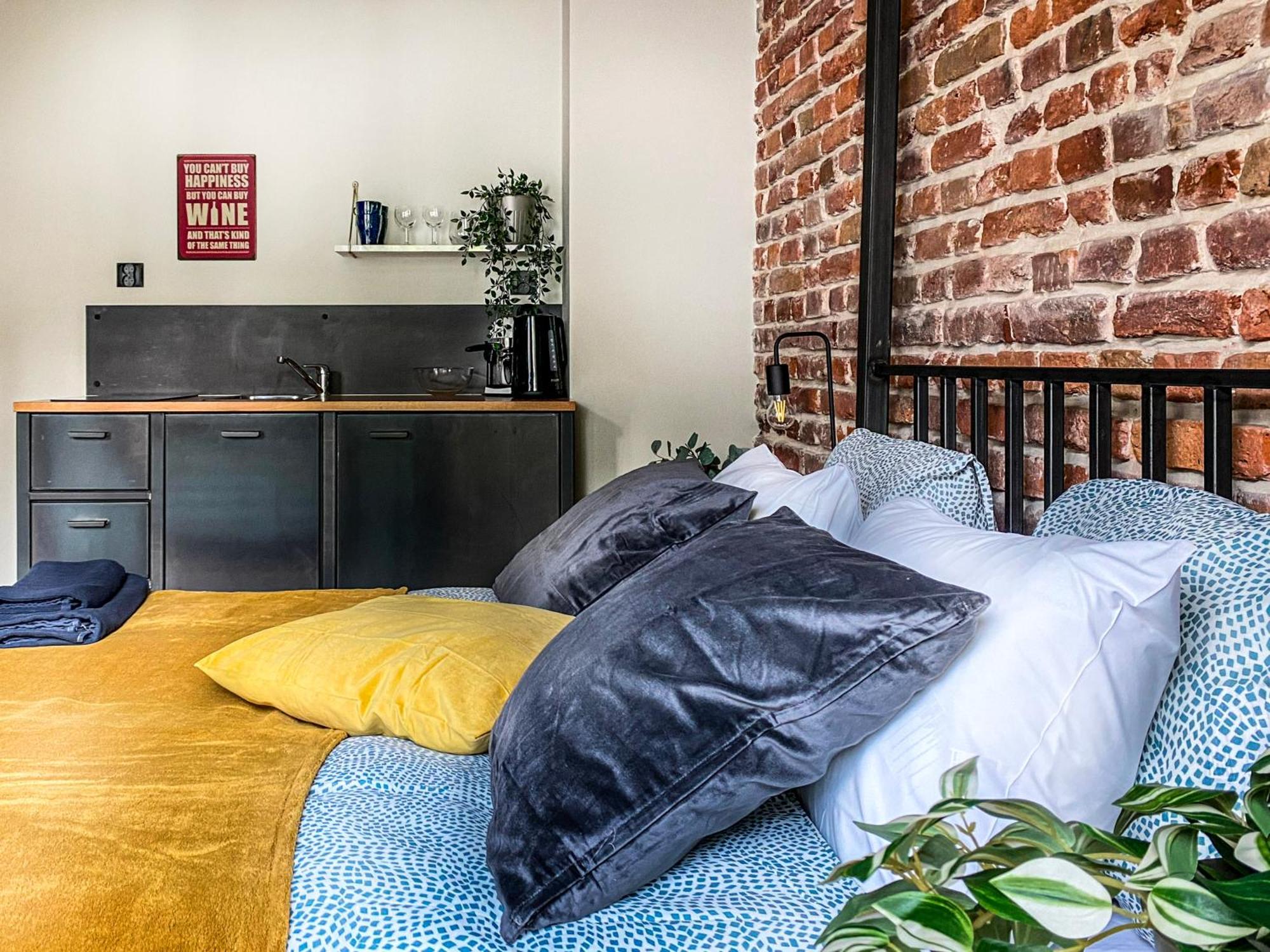 Cozy Apartment With Ac For Couples - Old Town คราคูฟ ภายนอก รูปภาพ