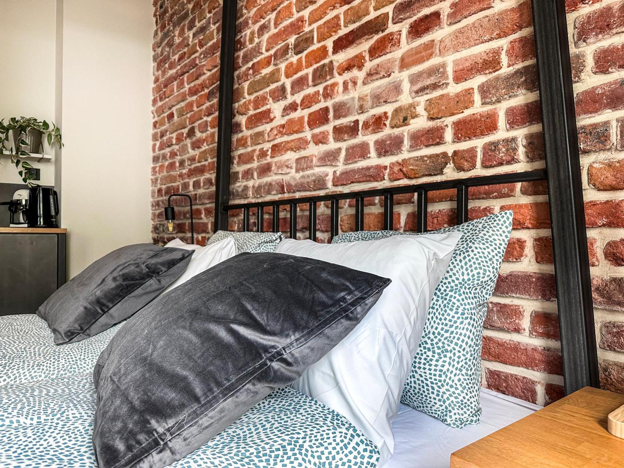 Cozy Apartment With Ac For Couples - Old Town คราคูฟ ภายนอก รูปภาพ